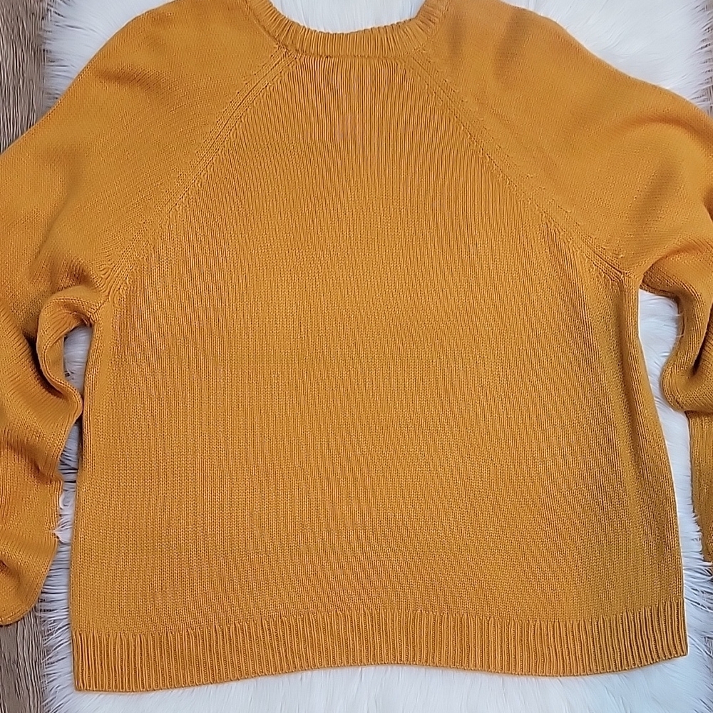 Wrangler Mustard Horseshoe Crewneck Sweater - Women - Picture 6 of 9